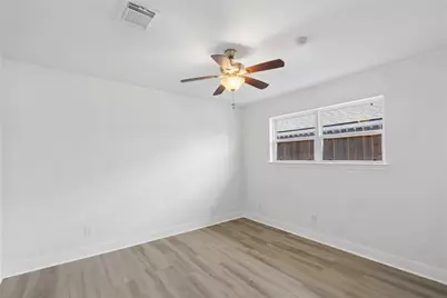 11 Clara Barton Lane, Galveston, TX 77551 - Photo 7