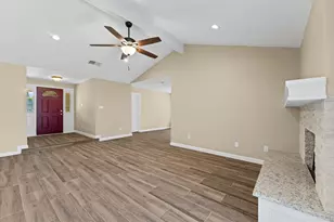 4339 Saffron Ln, Friendswood, TX 77546 - Photo 7