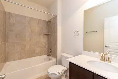 10 Log House Court, Tomball, TX 77375 - Photo 9