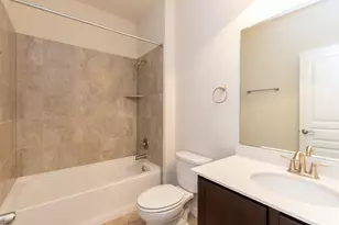 10 Log House Ct, Tomball, TX 77375 - Photo 9