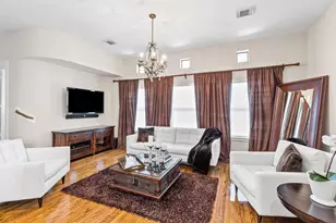 5817 Darling St, Houston, TX 77007 - Photo 3
