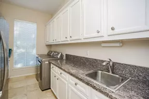 10 Lake Mist Ct, Sugar Land, TX 77479 - Photo 13