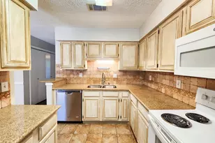 17742 Kings Park Ln, Houston, TX 77058 - Photo 9