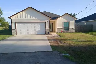 1027 Wallace St, Columbus, TX 78934 - Photo 1