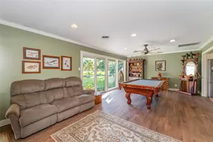 135 Woodhaven Ln, Taylor Lake Village, TX 77586 - Photo 9