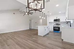 371 Sulky Trail St, Houston, TX 77060 - Photo 9