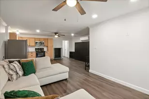 1300 S Kansas Ave, Anahuac, TX 77514 - Photo 3