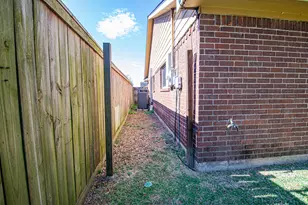 3 Lazybrook St, Angleton, TX 77515 - Photo 25