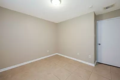 16526 Eaglewood Shadows Drive, Sugar Land, TX 77498 - Photo 13