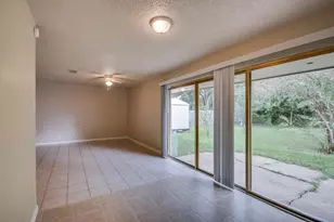 2410 21st Ave N, Texas City, TX 77590 - Photo 5