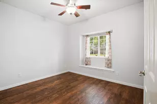1945 Dorothy Ln, Sealy, TX 77474 - Photo 7