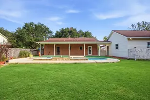 1945 Dorothy Ln, Sealy, TX 77474 - Photo 13