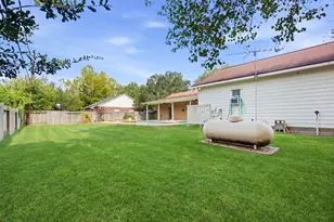 1945 Dorothy Ln, Sealy, TX 77474 - Photo 39