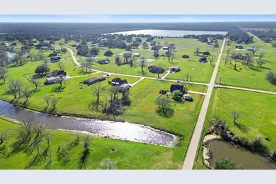 819 Mill Road, Angleton, TX 77515 - Photo 7