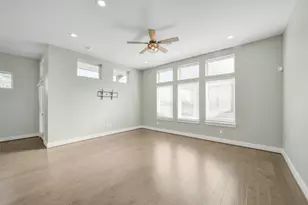 720 W Donovan St, Houston, TX 77091 - Photo 9