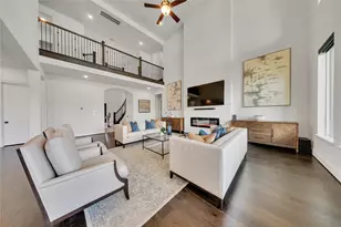 10631 Crystal Spring Dr, Missouri City, TX 77459 - Photo 3