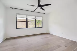 4719 Ivanhoe St, Houston, TX 77027 - Photo 25