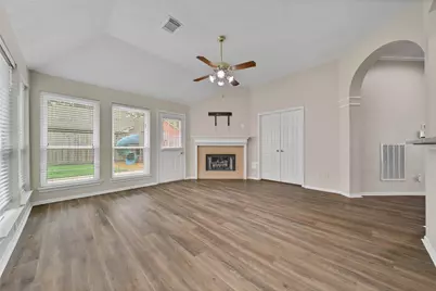 34 Dover Drive, Conroe, TX 77304 - Photo 9