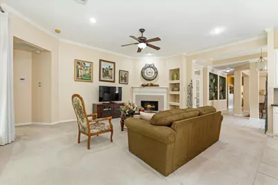 23 E Sienna Place, The Woodlands, TX 77382 - Photo 17