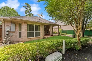 23 E Sienna Pl, The Woodlands, TX 77382 - Photo 37