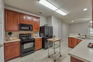 7 Greenwich Pl, Conroe, TX 77384 - Photo 11