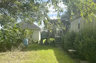 414 Shaw St, Alvin, TX 77511 - Photo 3