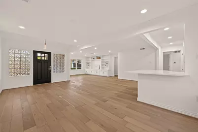 4862 Creekbend Drive, Houston, TX 77035 - Photo 7