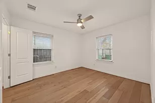 4862 Creekbend Dr, Houston, TX 77035 - Photo 23