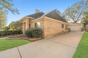 8706 Chelsworth Dr, Houston, TX 77083 - Photo 5