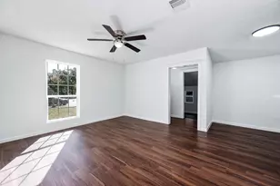 54 Lupine Ct, Lake Jackson, TX 77566 - Photo 7