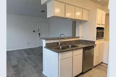2626 Holly Hall Street #406, Houston, TX 77054 - Photo 9