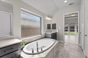 28348 Sterling Oak Dr, Spring, TX 77386 - Photo 37