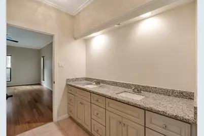 1126 Crossroads Drive, Houston, TX 77079 - Photo 11