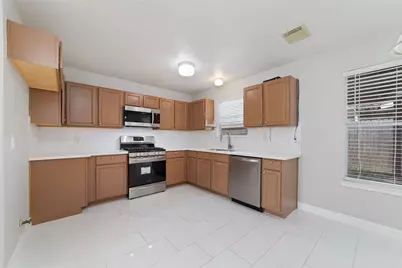 10831 Cayman Mist Drive, Houston, TX 77075 - Photo 7