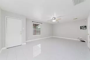 10831 Cayman Mist Dr, Houston, TX 77075 - Photo 5