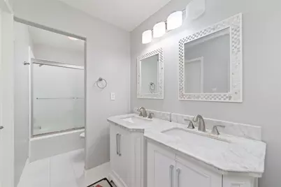 10831 Cayman Mist Drive, Houston, TX 77075 - Photo 17