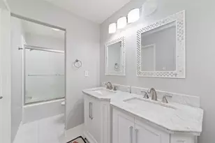 10831 Cayman Mist Dr, Houston, TX 77075 - Photo 17