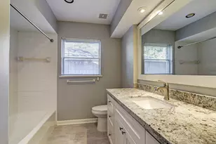 9208 Rangely Dr, Houston, TX 77055 - Photo 11