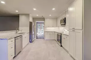 9208 Rangely Dr, Houston, TX 77055 - Photo 5