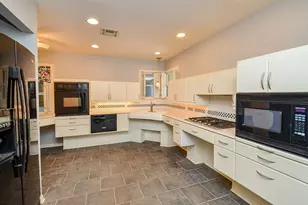 1327 Hodges Ln, Wharton, TX 77488 - Photo 7