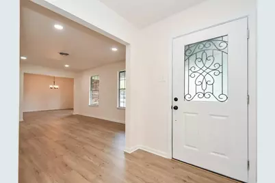 7927 Braesdale Lane, Houston, TX 77071 - Photo 3