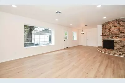 7927 Braesdale Lane, Houston, TX 77071 - Photo 13