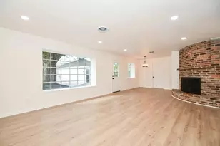 7927 Braesdale Ln, Houston, TX 77071 - Photo 13