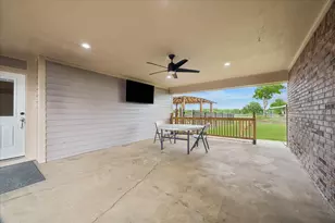 9102 N Humble Camp Rd, Dickinson, TX 77539 - Photo 27