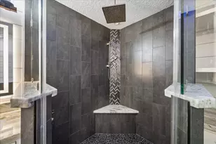 9102 N Humble Camp Rd, Dickinson, TX 77539 - Photo 17