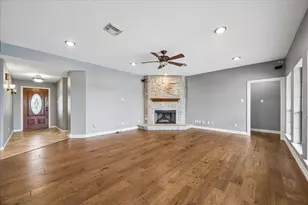 9102 N Humble Camp Rd, Dickinson, TX 77539 - Photo 5