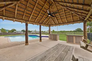 9102 N Humble Camp Rd, Dickinson, TX 77539 - Photo 25
