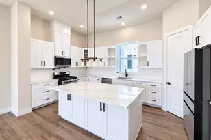 1938 Purswell Rd, Houston, TX 77055 - Photo 5