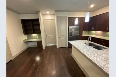 1800 St Joseph Parkway #427, Houston, TX 77003 - Photo 9