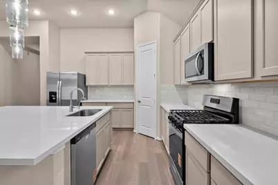 2411 Honeyberry Shrub Drive, Manvel, TX 77578 - Photo 5